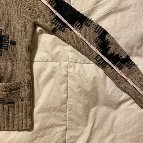 Aritizia Sweater - Picture 8 of 10